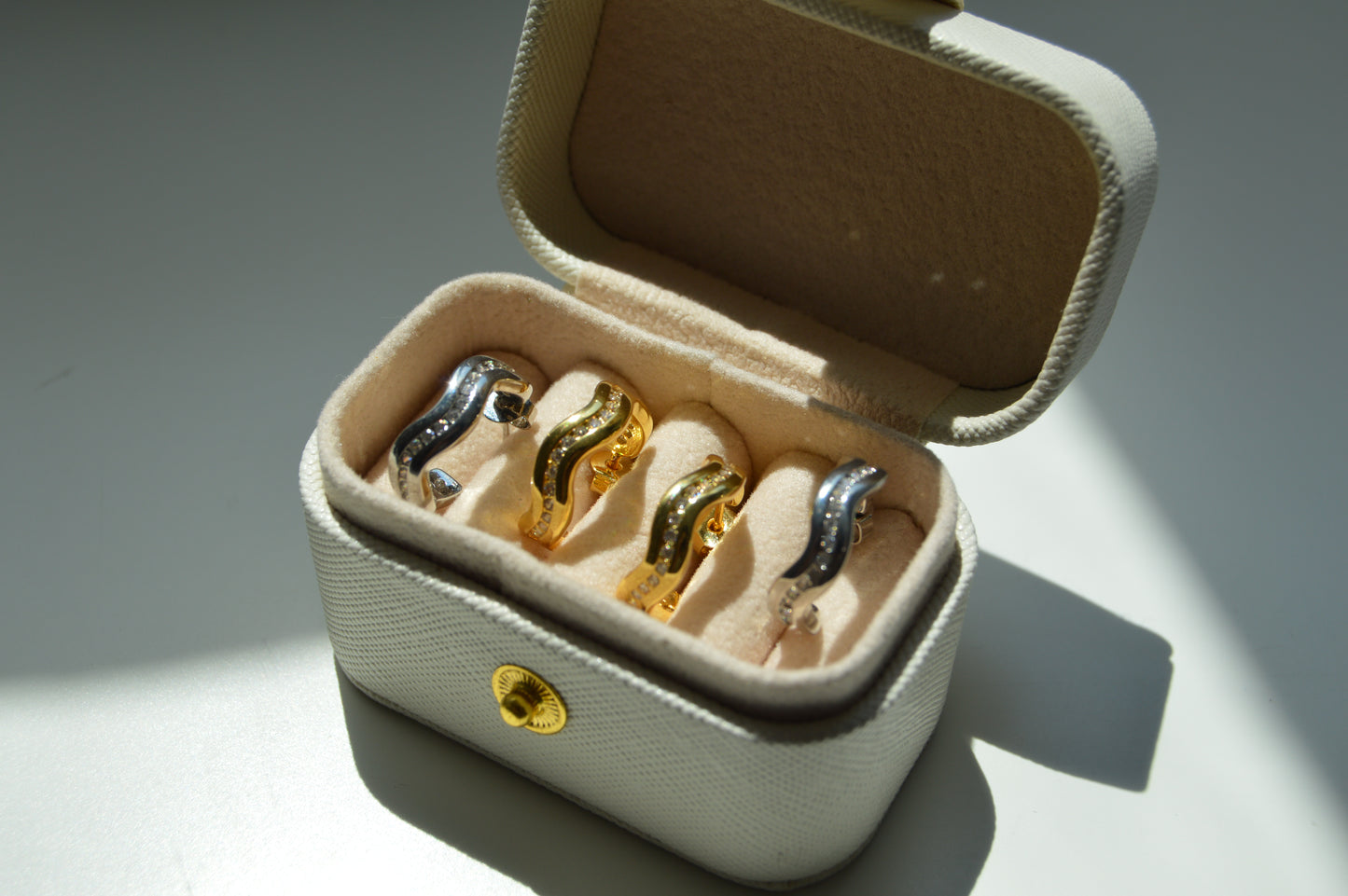 AMWAJ Earrings Gold