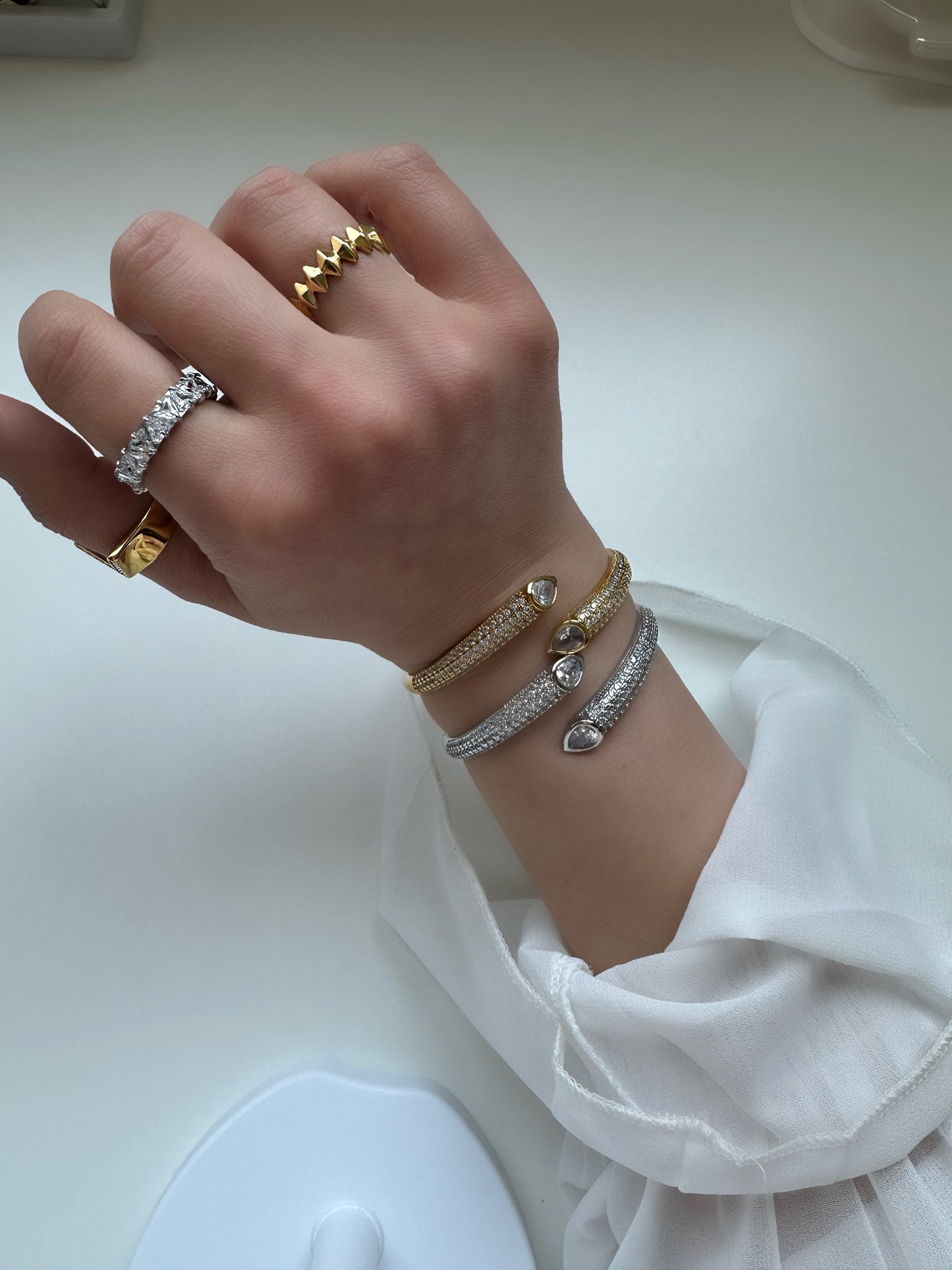 JOSEPHINE Bangle Gold - سوارة جوزافين ذهبي