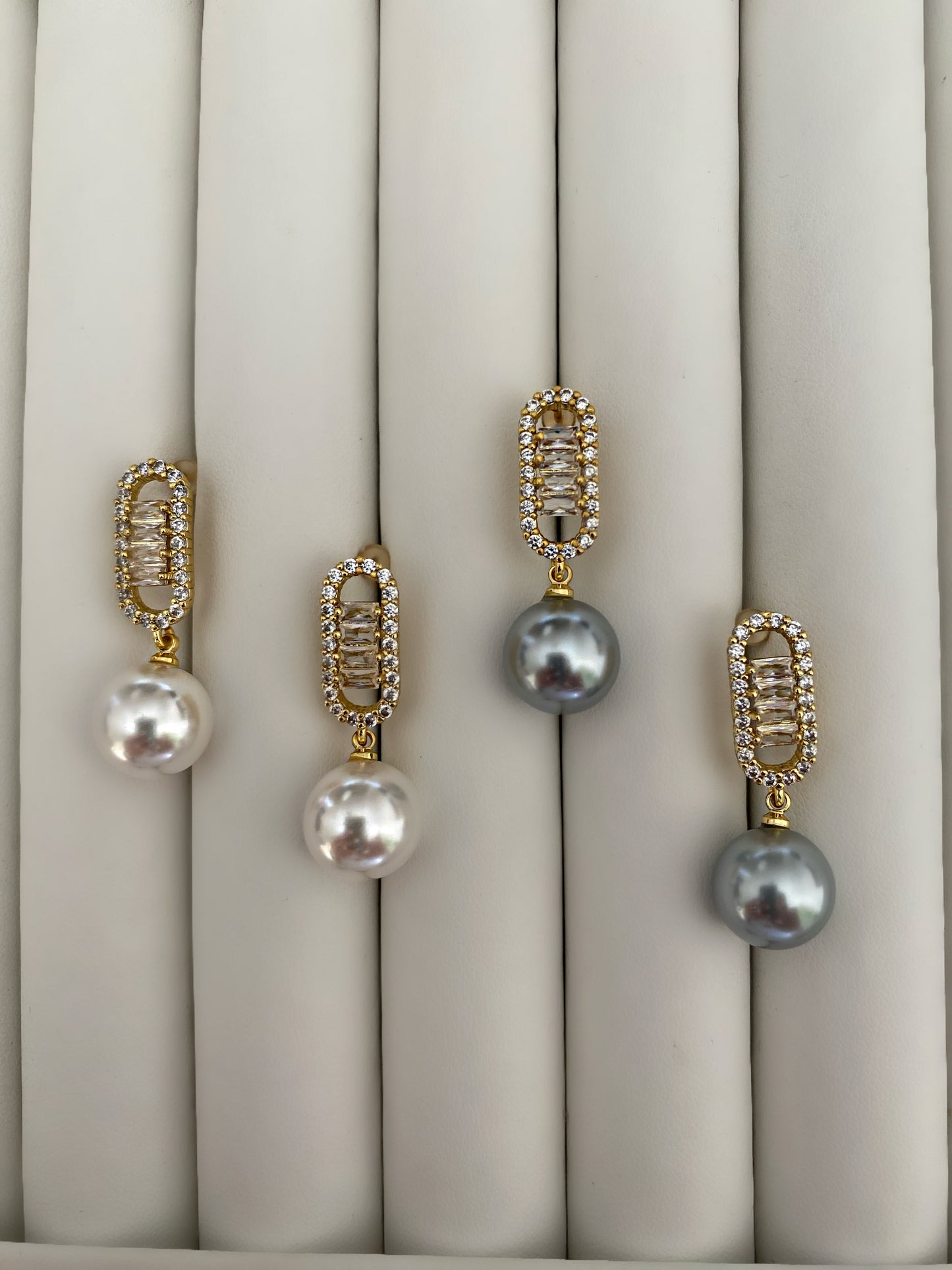 PEARLA Earrings - Black Pearl