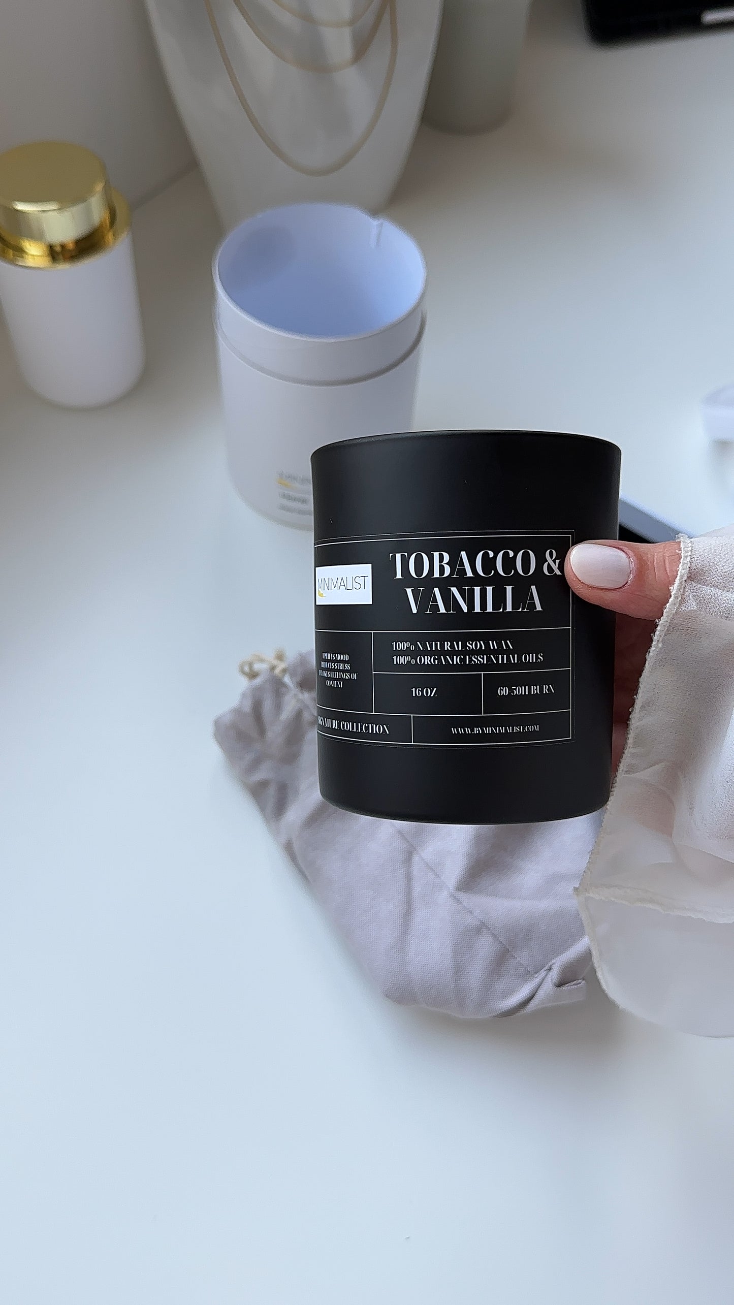 Tobacco & Vanilla Candle - رائحة التبغ والڤانيلا