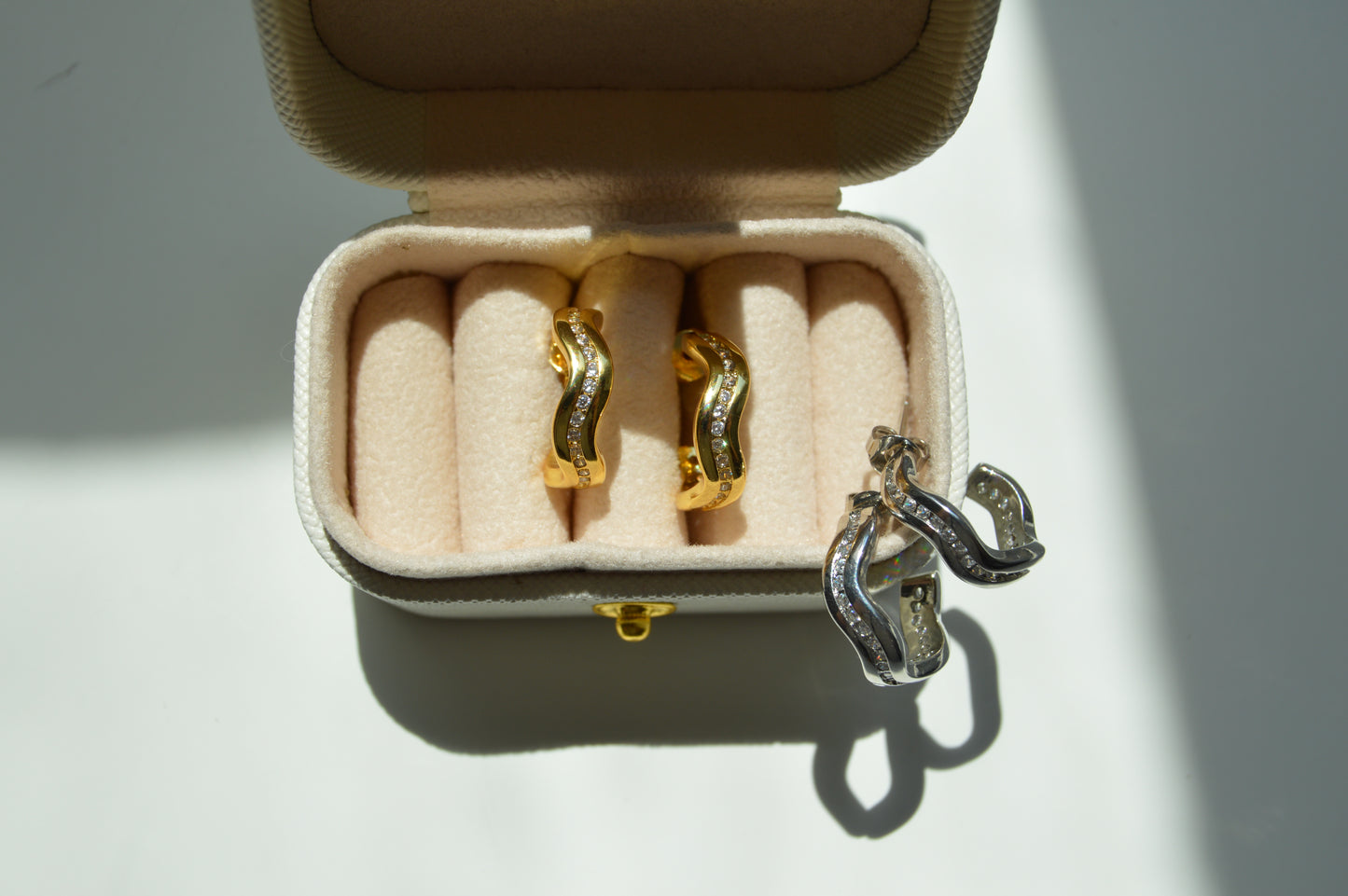 AMWAJ Earrings Gold