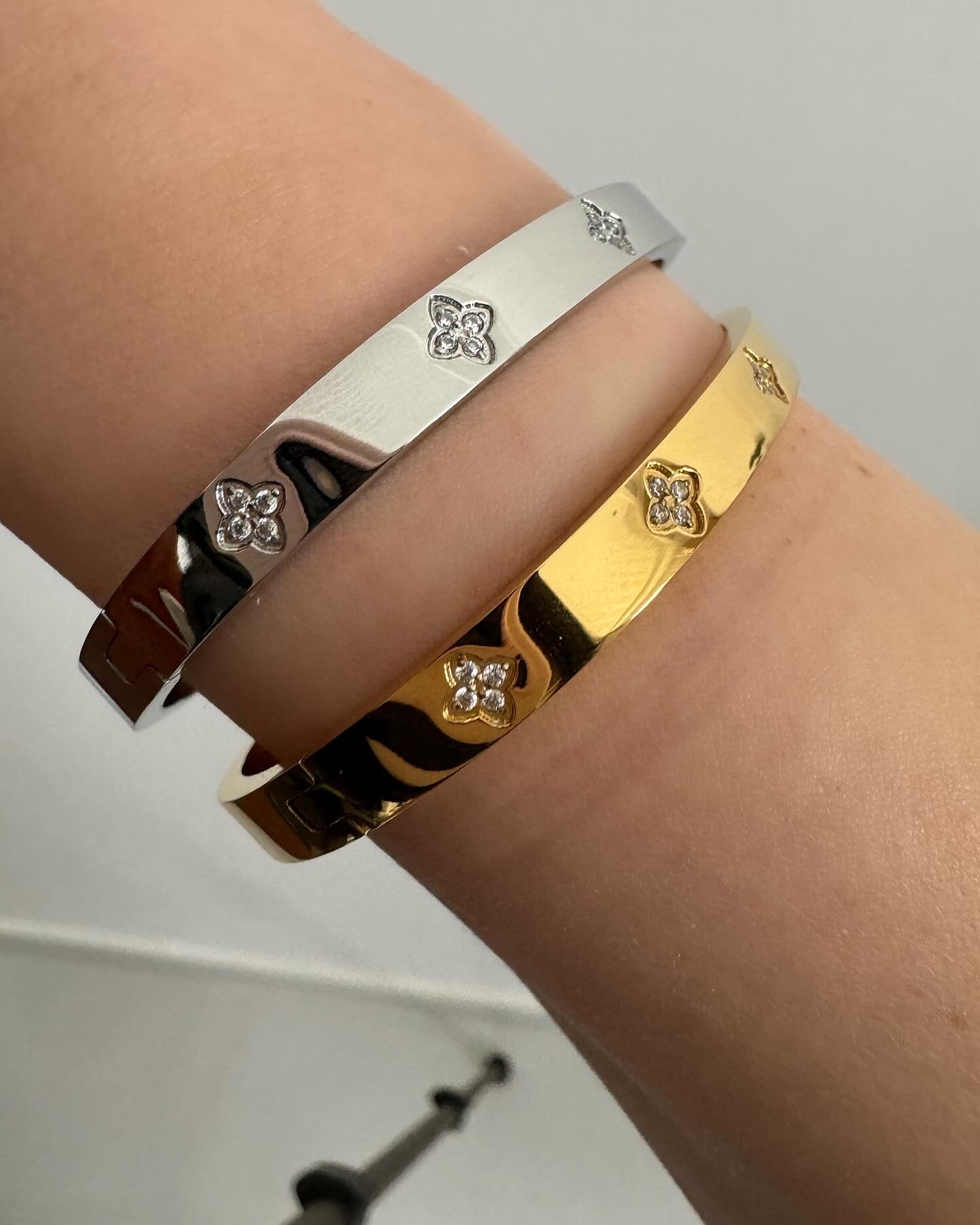 VIOLITTA Bangle - Waterproof