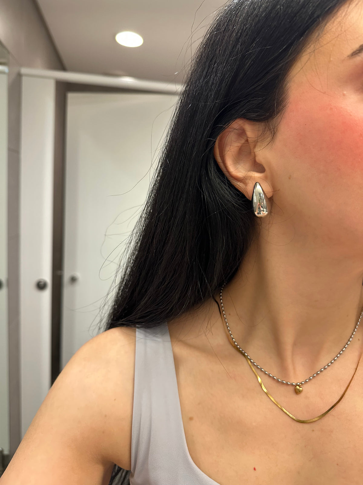 THE DROPS SMALL Earrings  - Waterproof - حلق ذا دروبس صغير فضي