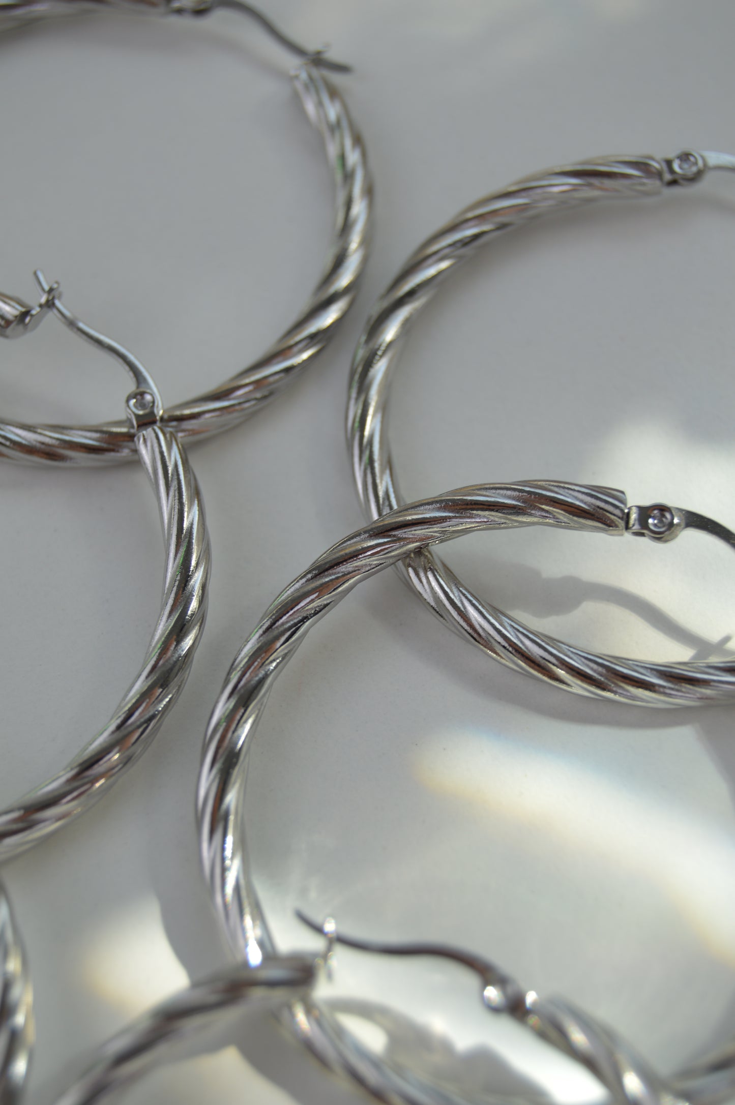 AMBER HOOP Earrings  - Waterproof - حلق امبر فضي كبير