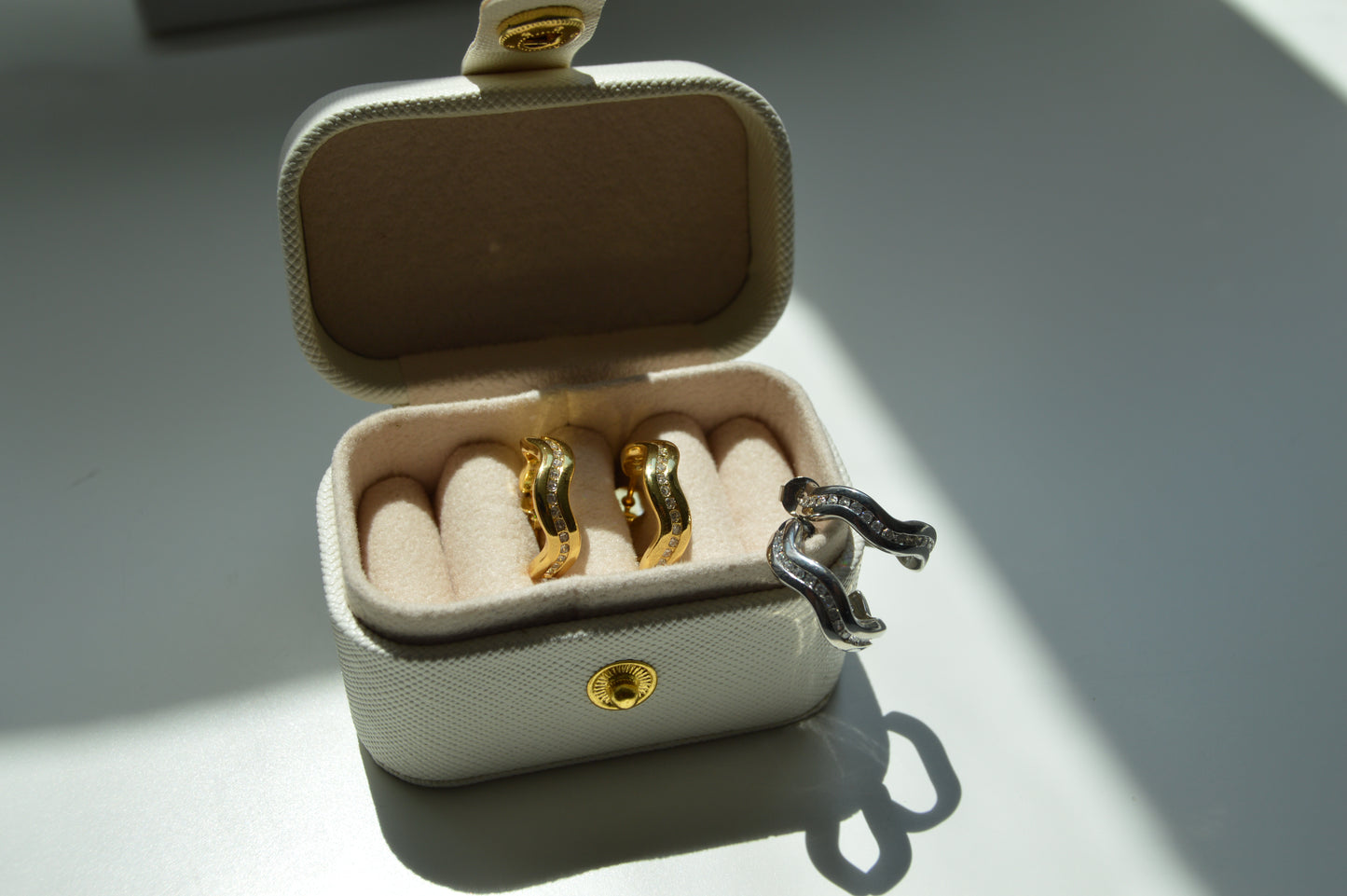 AMWAJ Earrings Gold