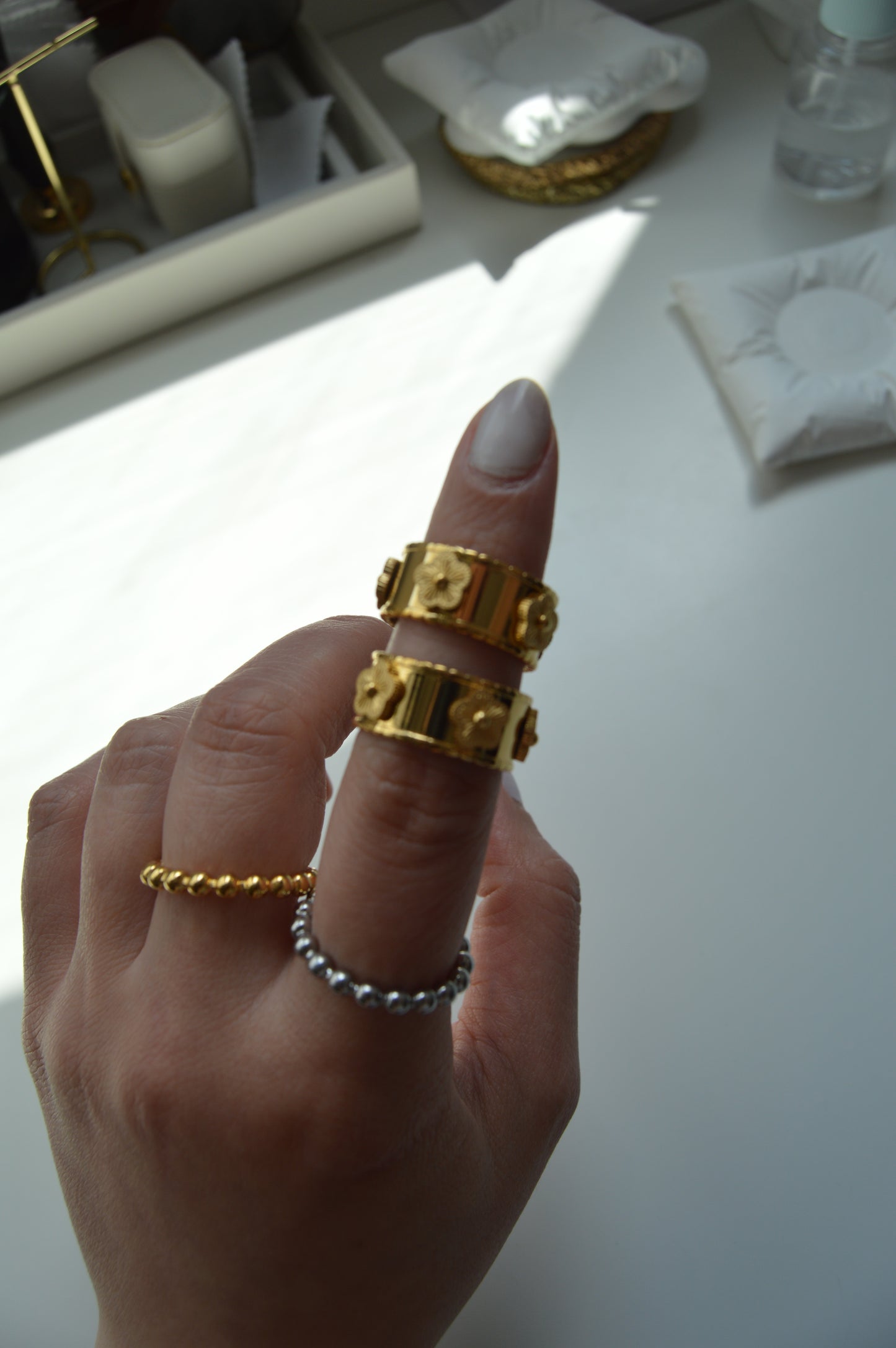 VIOLITTA BOLD Ring - Waterproof- خاتم ڤيوليتا مع ورود بارزة