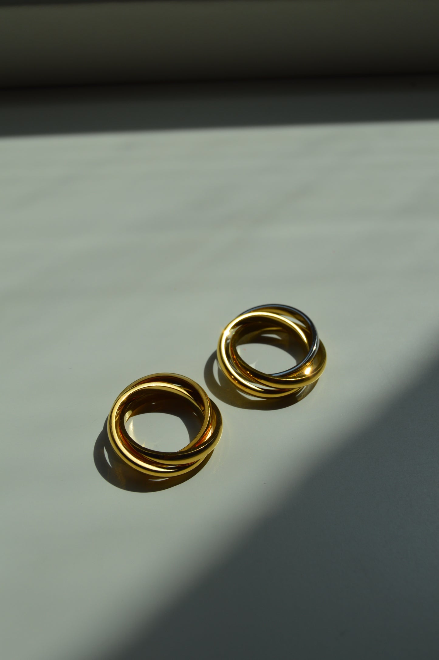 VIOLITTA BOLD Ring - Waterproof- خاتم ڤيوليتا مع ورود بارزة