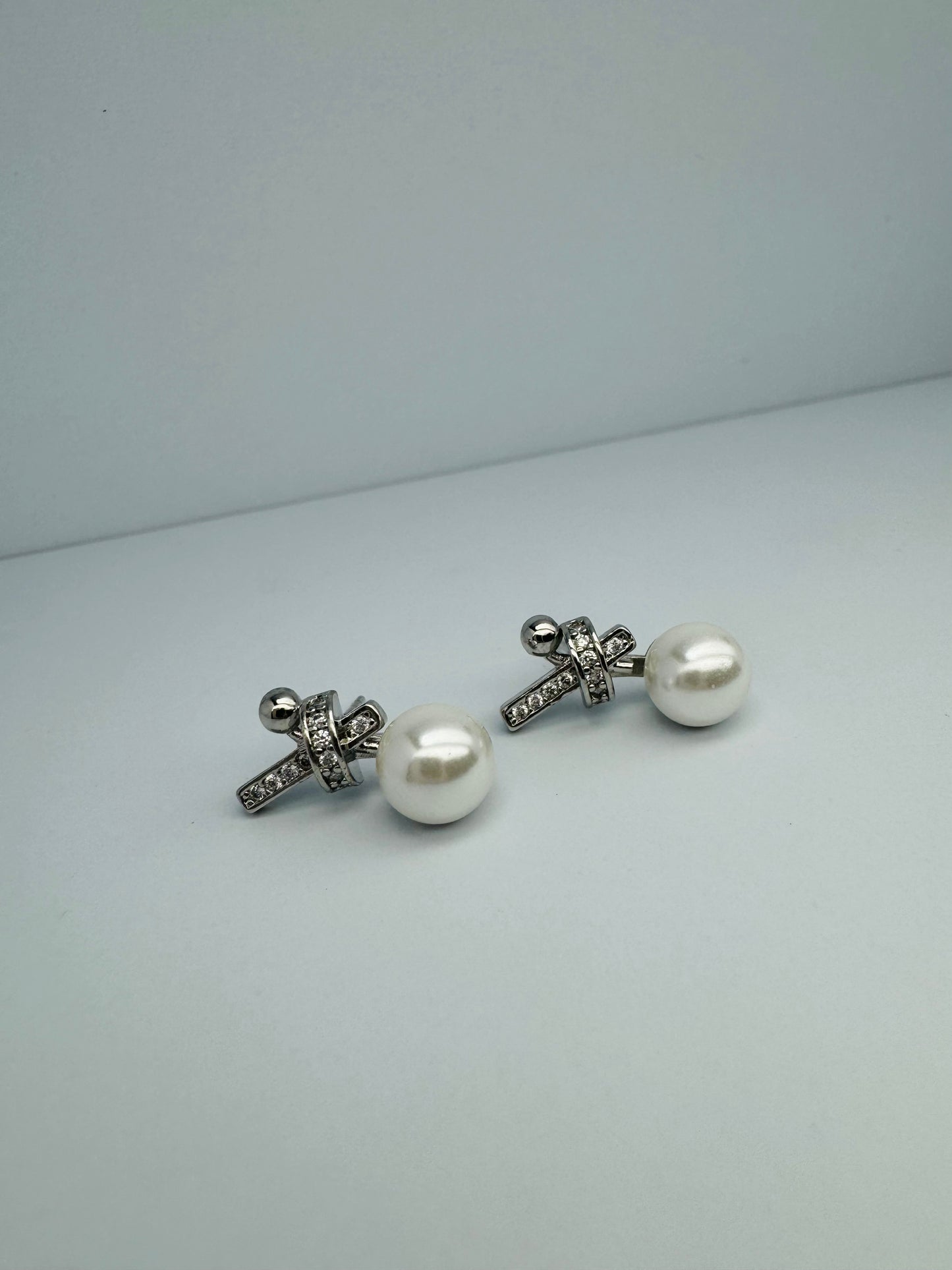 PEARLA BOW Earrings - Silver Color