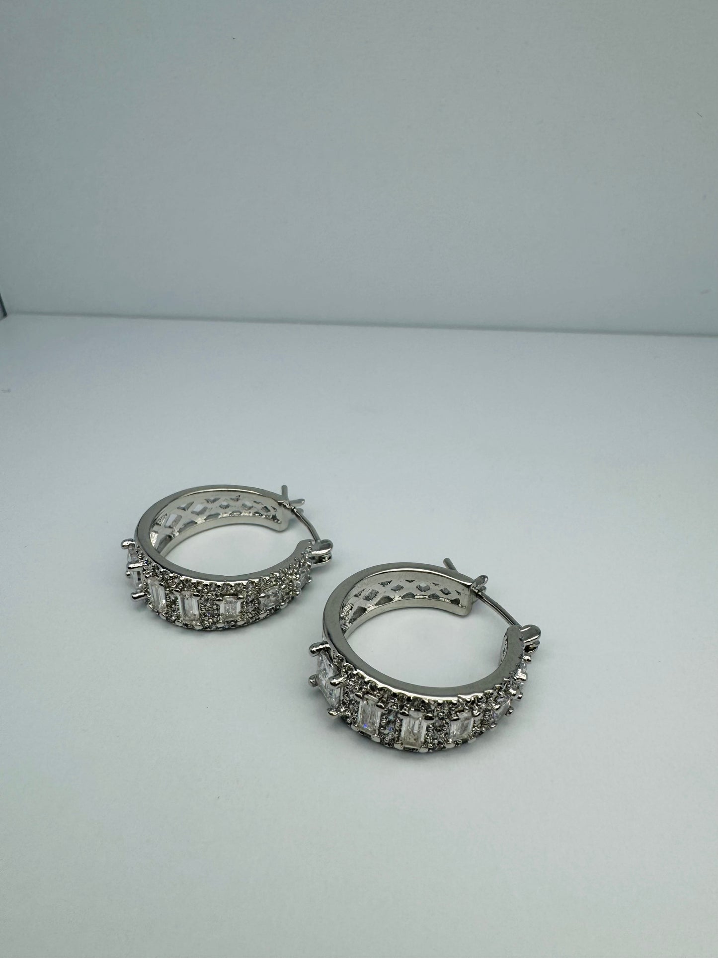 LILLY Earrings - Silver Color