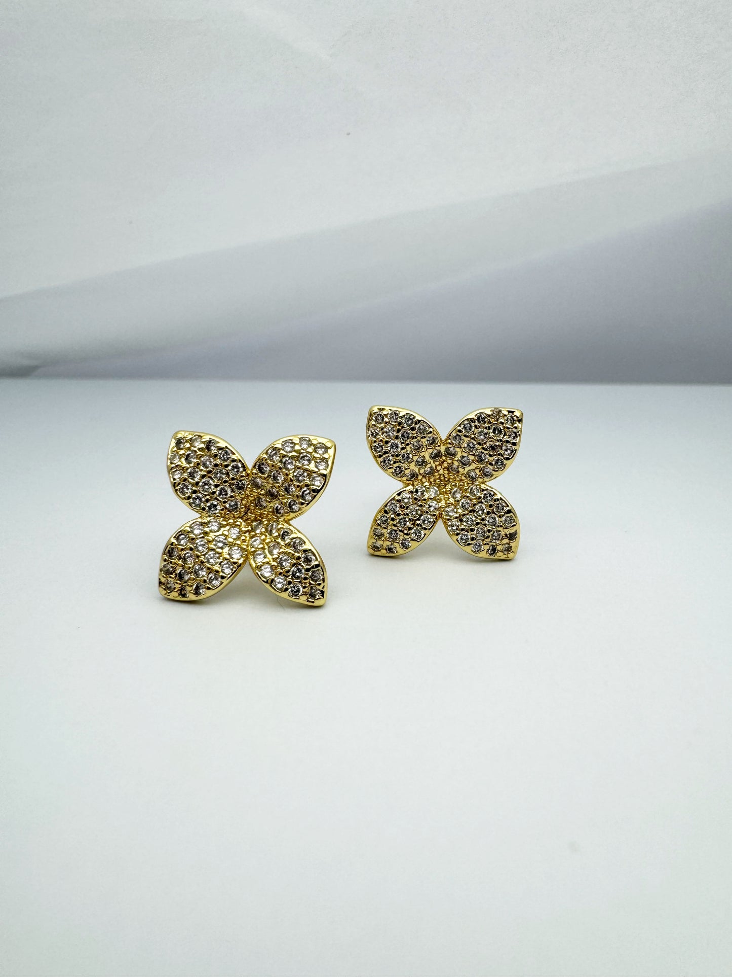 VELVET  Stud Earrings