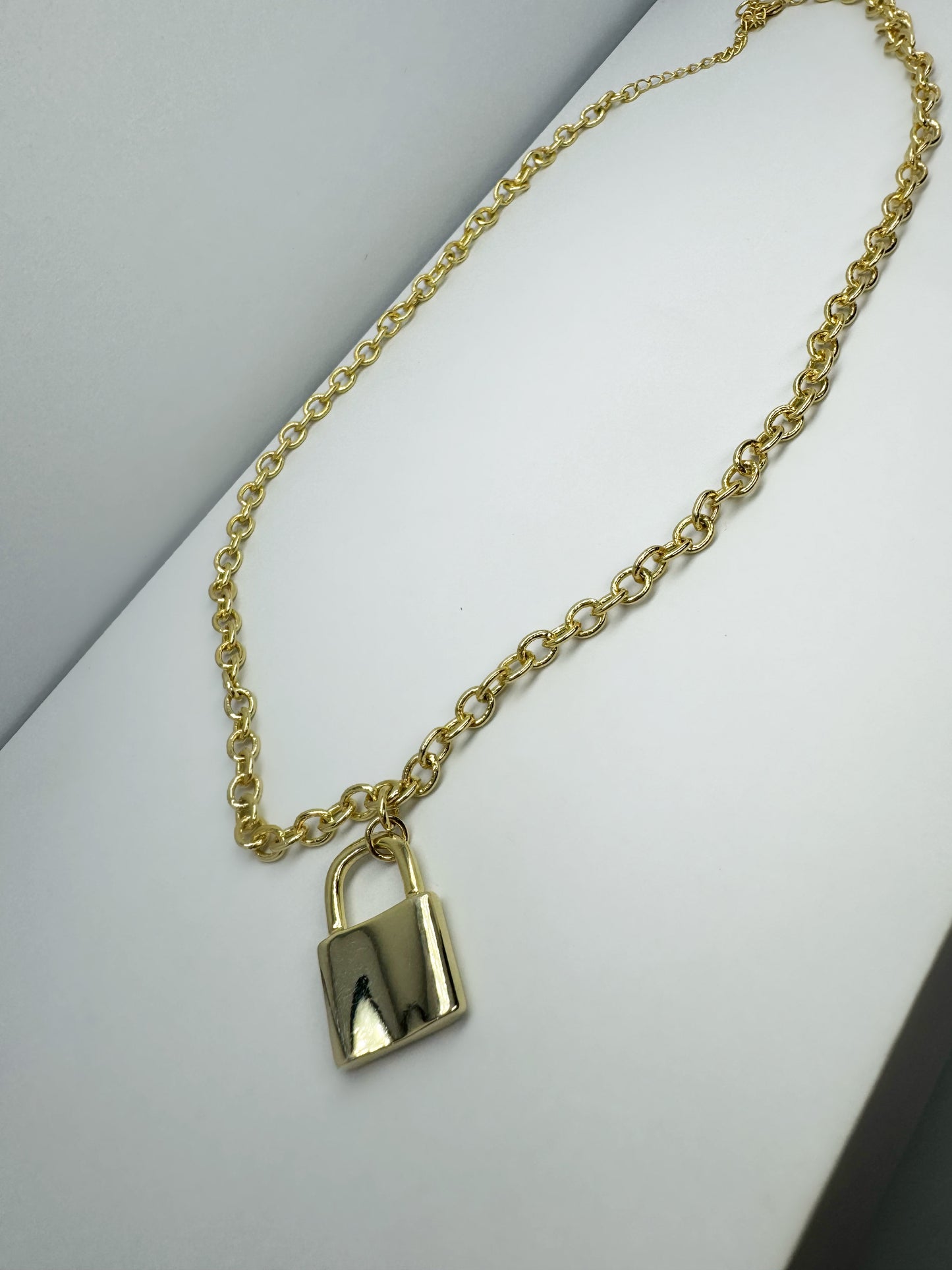 BIAN BOLD Lock Necklace