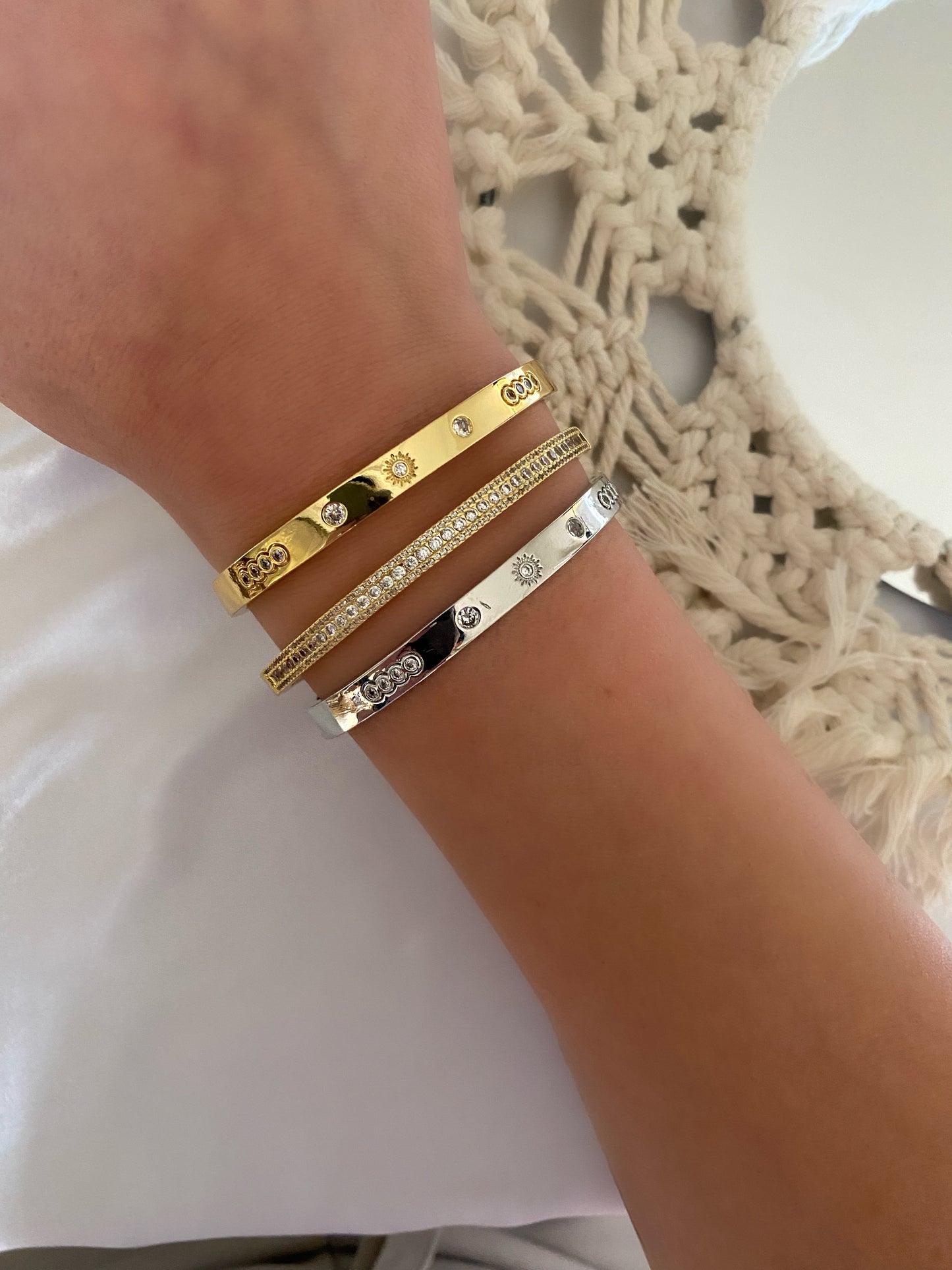 Queen Bangle - Gold Color